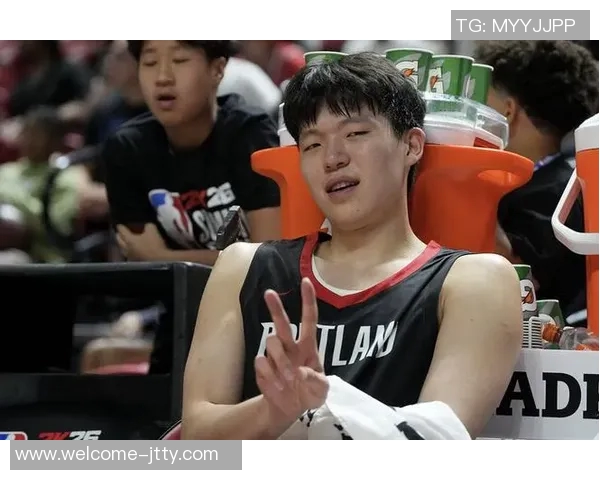 魔童在美生活日常揭秘杨瀚森分享吃喝拉撒睡的趣事与感受 魔童在美生活日常揭秘杨瀚森分享吃喝拉撒睡的趣事与感受