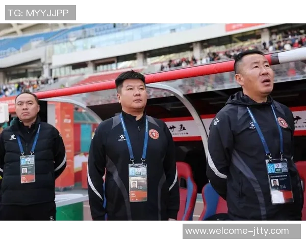 中甲第26轮前瞻辽宁铁人主帅李金羽携球员许东出席新闻发布会分享备战心得