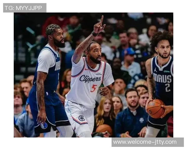 快船与独行侠半场激战哈登领衔快船领先克莱与马绍尔表现不俗 快船与独行侠半场激战哈登领衔快船领先克莱与马绍尔表现不俗