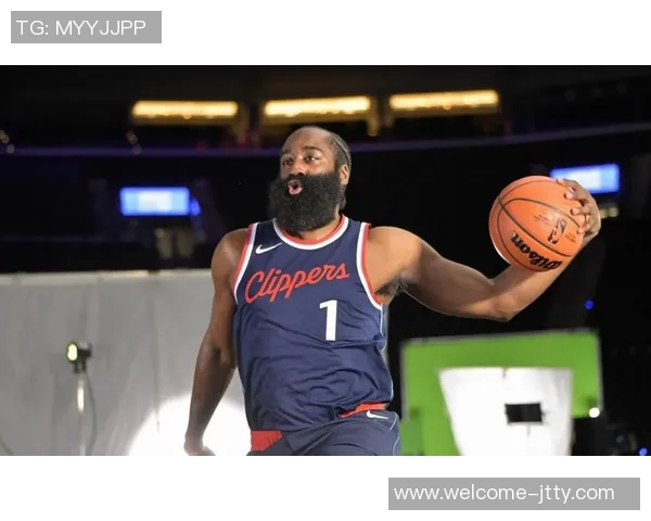 哈登半场表现出色10投6中砍下并列最高16分三分球命中率高达60无失误 哈登半场表现出色10投6中砍下并列最高16分三分球命中率高达60无失误